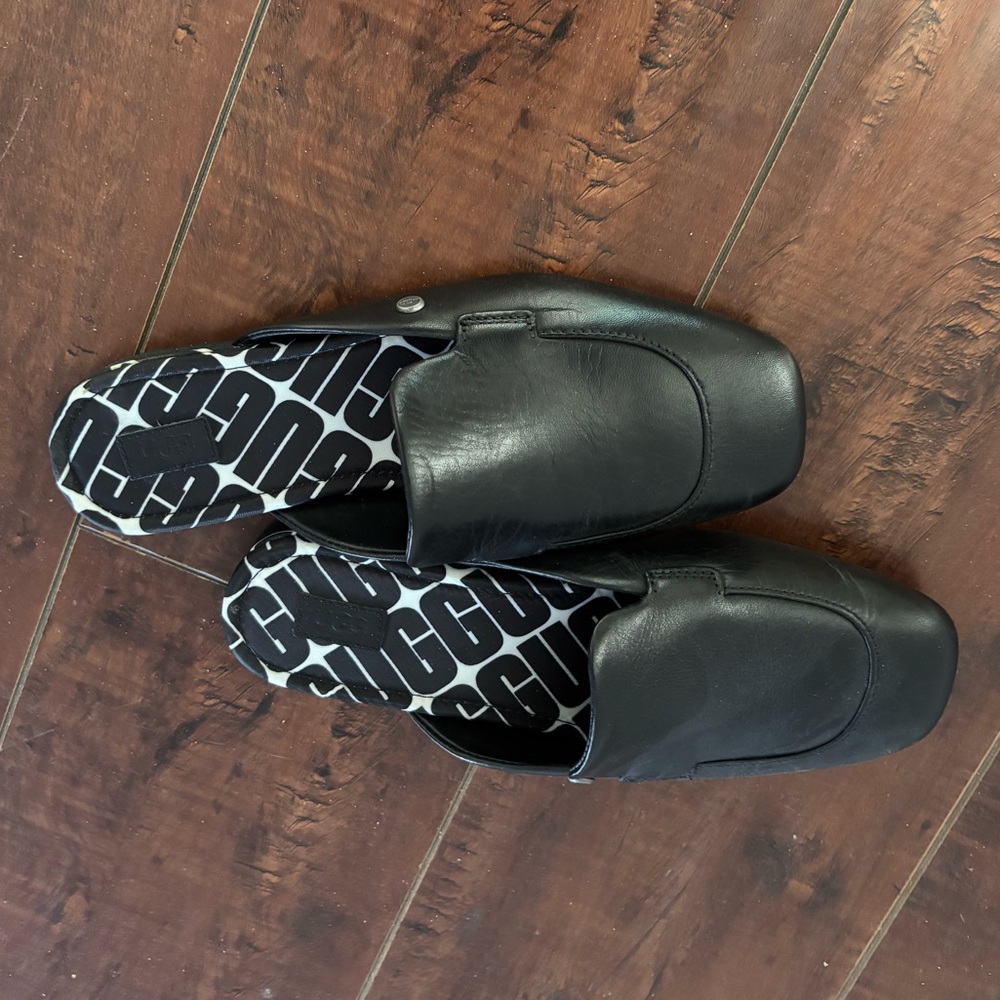 UGG Black Leather women’s Slip-On Loafers Janaya Mule black size 6 - Picture 2 of 5